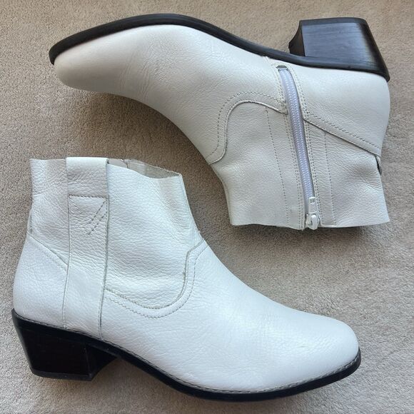Vionic Roselyn White Leather Ankle Boot Bootie Women 8.5 Chic Minimalist Classic - Picture 1 of 14